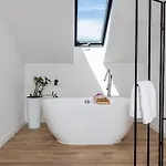 House With Private Hot Tub-near Sea, Lakes And Forest * קולז'בו
